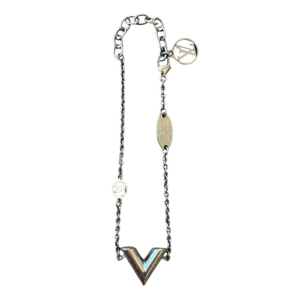 Louis Vuitton Essential V Bracelet - Picture 3 of 6